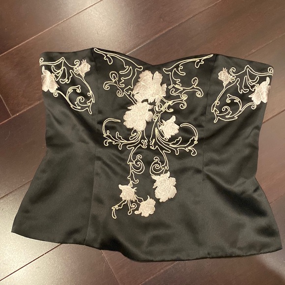White House Black Market Tops - WHBM floral embroidered corset/bustier